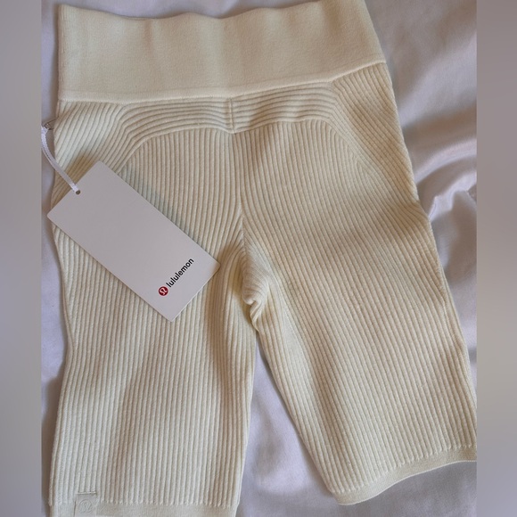 Lululemon Ribbed Knit HR Short - Picture 4 of 6